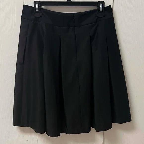 White House Black Market Black Mini Skater Skirt Size 8 - Picture 2 of 4